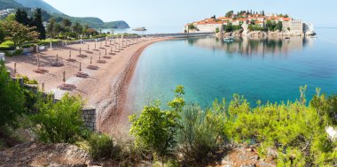 Sveti stefan deniz adacık (Karadağ). Yaz Panoraması.