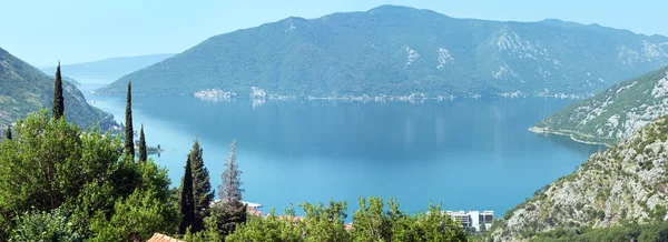 Kota Kotor di pantai (Montenegro, Teluk Kotor ) — Stok Foto