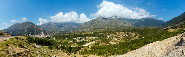 Verano Llogara pass (Albania) panorama . — Foto de Stock