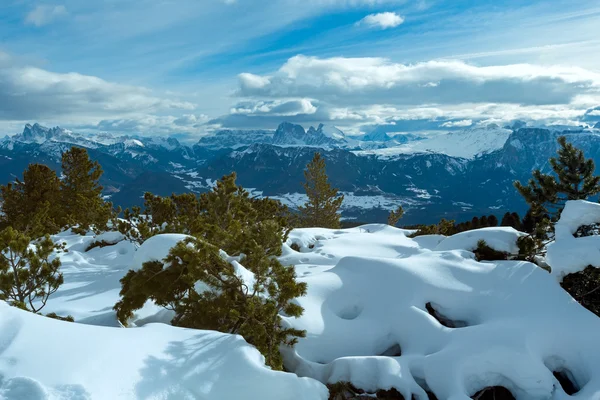 Schöne winterliche Berglandschaft. — Stockfoto