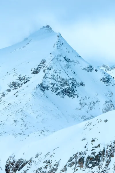 Manhã inverno paisagem de montanha ventosa. (Áustria ). — Fotografia de Stock