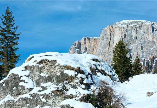 Belo inverno paisagem de montanha rochosa . — Fotografia de Stock