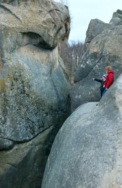 Yüce taşlar ve aile üzerine