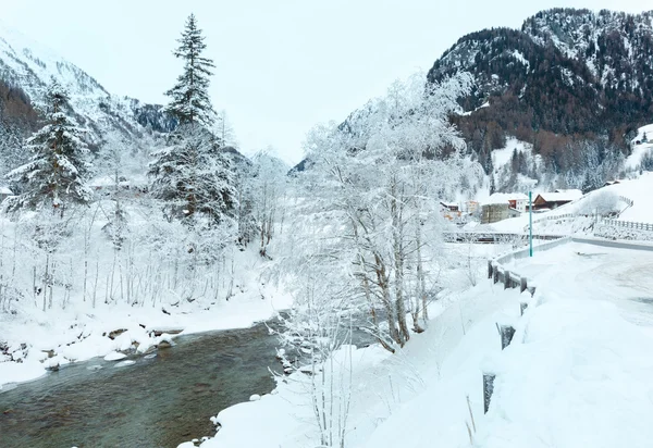 Winter berg rivier — Stockfoto
