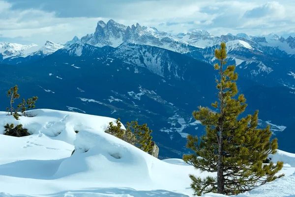 Hermoso paisaje de montaña invierno. —  Fotos de Stock