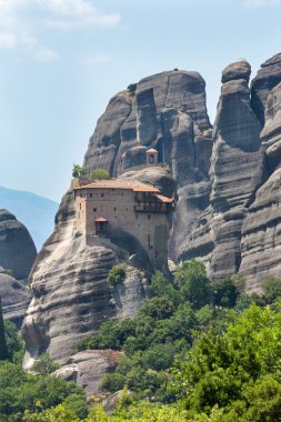 rocky Meteora manastırları