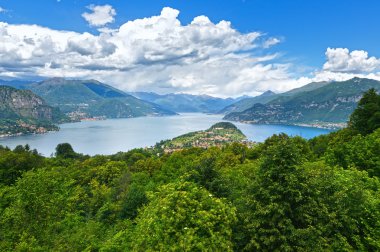 Como Gölü'nün görünüm (İtalya)