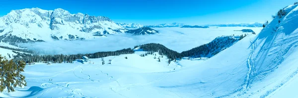 Panorama de montagne hivernal nuageux (région de Hochkoenig, Autriche ). — Photo