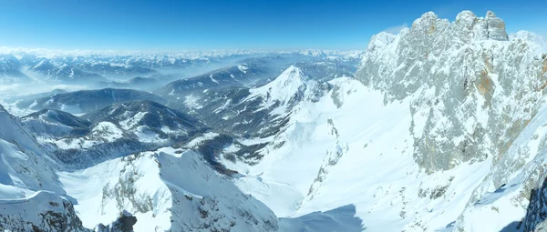 冬季顶石山山地块全景. — 图库照片