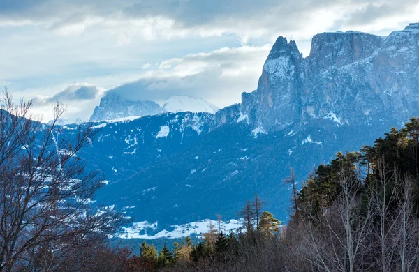 Predawn morning winter mountain landscape (Italy) — Stock Photo, Image