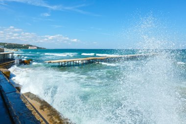 Deniz kıyısında ve surf (Bulgaristan sıçraması).