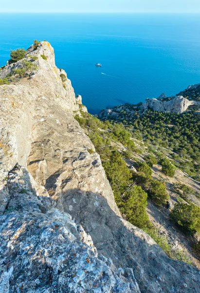 Costa de Novyj Svit vista de verano (Crimea, Ucrania ) —  Fotos de Stock