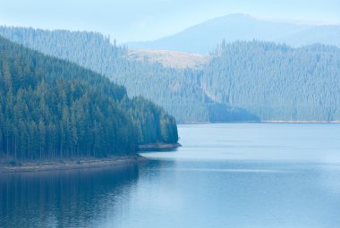 dağ gölü vidra yaz görünümü