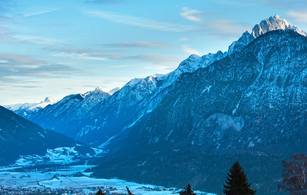 Berg land winterlandschap (Oostenrijk). — Stockfoto