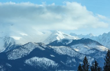 Kış dağ manzarası (Slovakya, yüksek tatras).