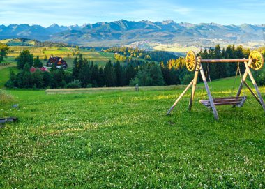 Yaz sabah mountain village view (Polonya)