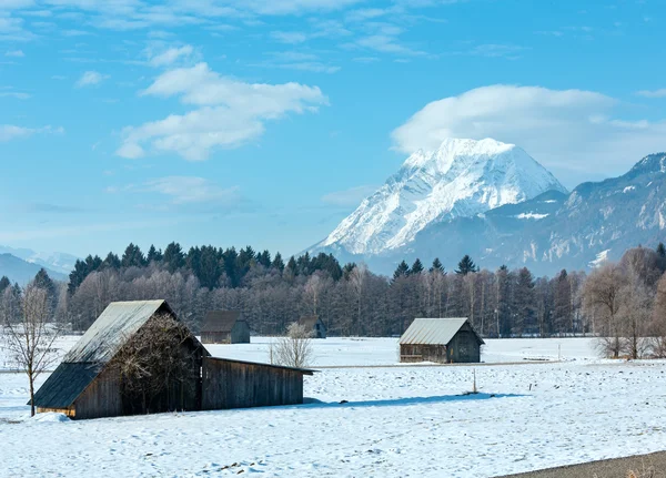 Zimní horské venkovská krajina (Rakousko). — Stock fotografie