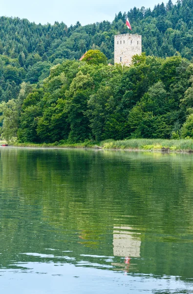 Jezioro lato widok zachmurzony (Polska) — Zdjęcie stockowe