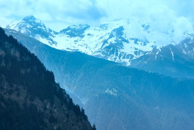 Yaz dağ manzarası (Alpler, İsviçre)