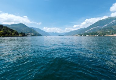 Gemi görünümünden Como Gölü (İtalya)