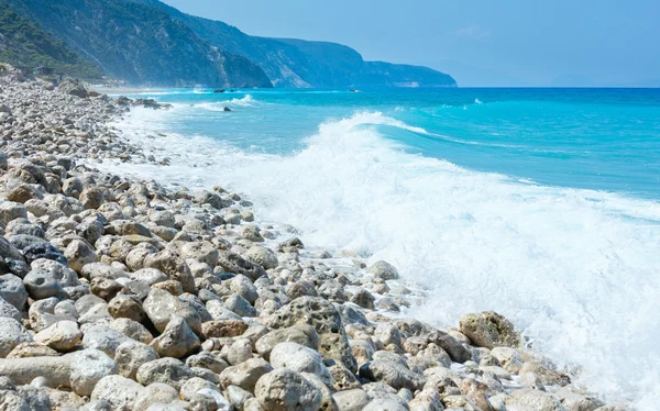 Playa de verano costa Lefkada (Grecia ) — Foto de Stock