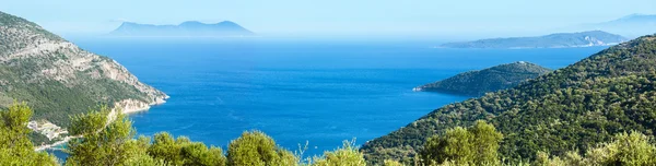 莱夫卡达海岸夏季全景 （希腊) — 图库照片