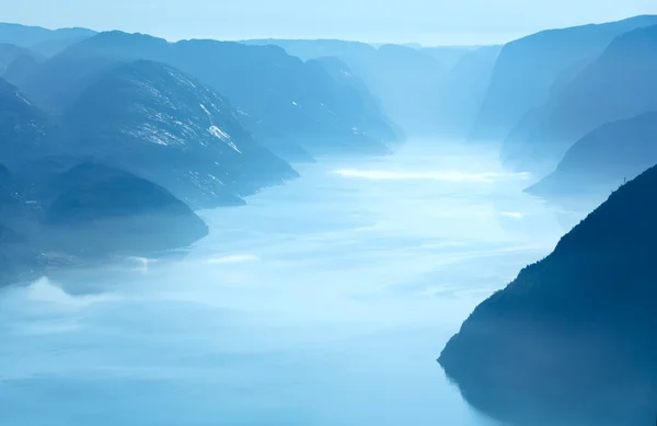 Vista mattutina estiva su Lysefjorden (Norvegia ) — Foto Stock