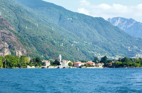 Town on Lake Como summer coast (Italy). — Stock Photo, Image