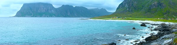 Haukland stranden sommaren panorama (Norge, lofoten). — Stockfoto