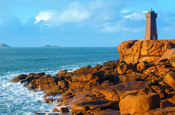 Ploumanach deniz feneri (perros-guirec, brittany, Fransa) — Stok fotoğraf