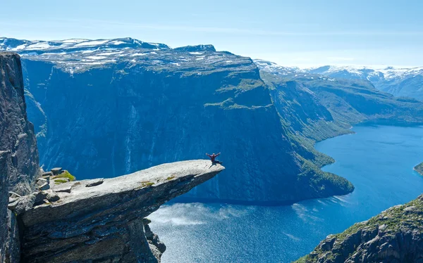 Trolltunga vista de verano (Noruega ). —  Fotos de Stock