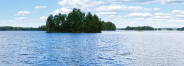 Lake rutajarvi yaz görünümü (Finlandiya).
