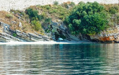 Yaz küçük plaj (Yunanistan)