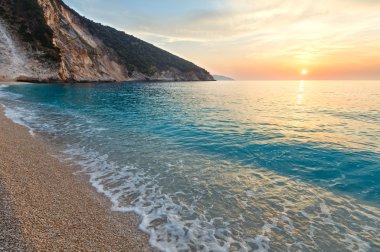 günbatımı myrtos Beach (Yunanistan, kefalonia, İyon Denizi).