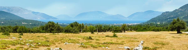 Zomer weergave van het eiland Ithaka (Griekenland). — Stockfoto