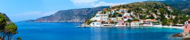 assos Köyü (Yunanistan, kefalonia) yaz manzarası. Panorama.