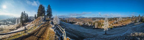 Viene Invierno Últimos Días Otoño Mañana Campo Montaña Tranquila Pintoresca — Foto de Stock