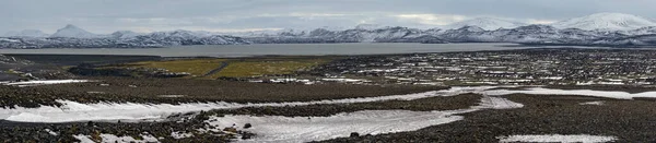 Höstsnöfall Island Högland Ultravidsträckt Utsikt Lavafält Med Vulkanisk Sand Förgrunden — Stockfoto
