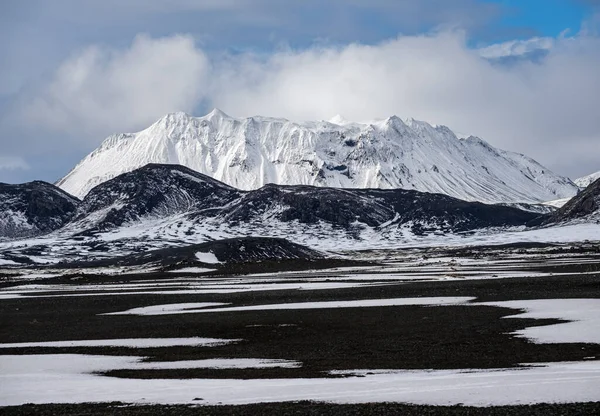 Kolorowe Góry Landmannalaugar Pod Osłoną Śniegu Jesienią Islandia Pola Lawy — Zdjęcie stockowe