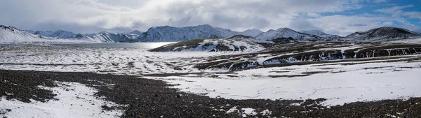 Temporada Cambiando Sur Las Highlands Islandia Coloridas Montañas Landmannalaugar Bajo —  Fotos de Stock