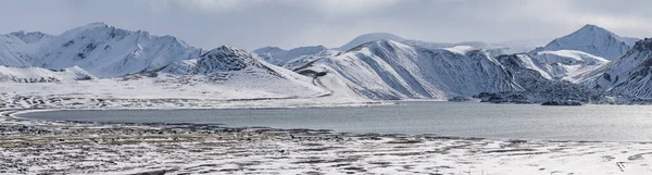 Güney Zlanda Mevsim Değişiyor Sonbaharda Kar Altında Renkli Landmannalaugar Dağları — Stok fotoğraf