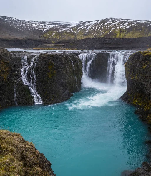 絵のような滝Sigoldufoss秋の景色 アイスランド南部の高地での季節変化 — ストック写真