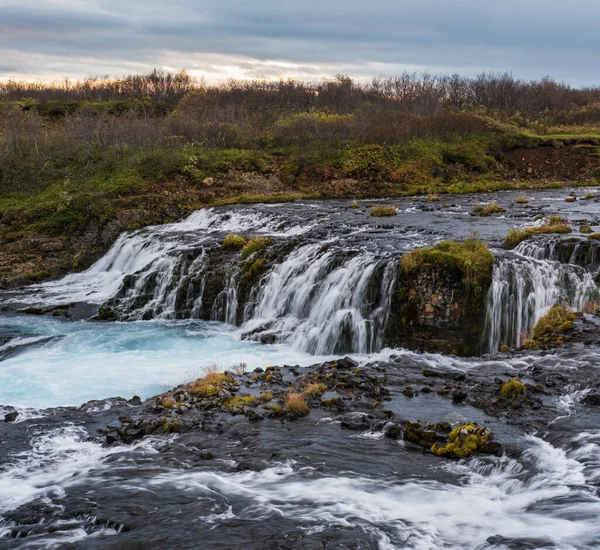 Γραφικός Καταρράκτης Bruarfoss Φθινοπωρινή Άποψη Αλλαγή Εποχής Στα Νότια Highlands — Φωτογραφία Αρχείου