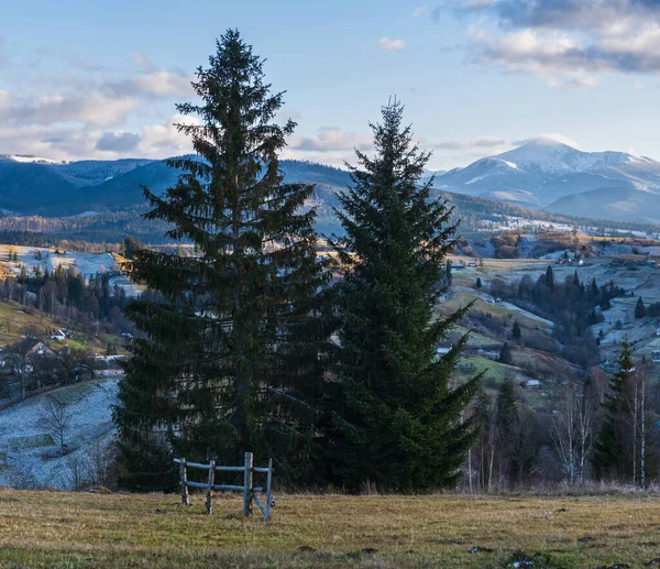 Final Outono Montanha Cena Pré Pôr Sol Com Cobertas Neve — Fotografia de Stock