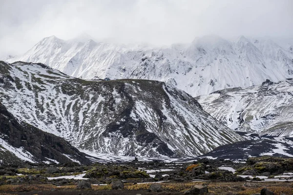 Coloridas Montañas Landmannalaugar Bajo Cubierta Nieve Otoño Islandia —  Fotos de Stock
