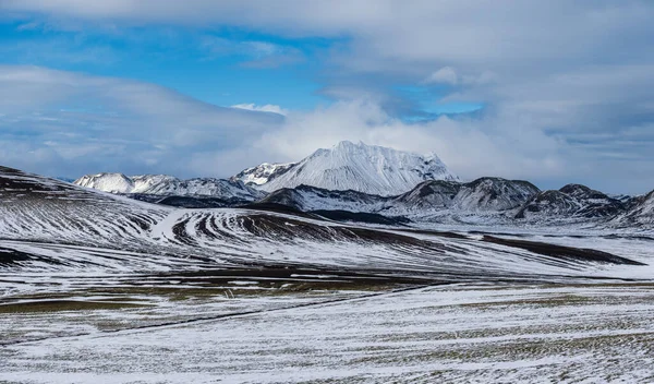 Coloridas Montañas Landmannalaugar Bajo Cubierta Nieve Otoño Islandia —  Fotos de Stock