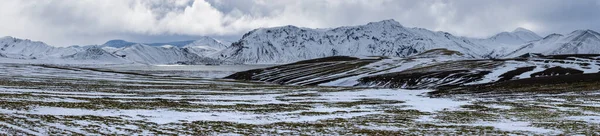 Farbenfrohe Landmannalaugar Berge Unter Einer Schneedecke Herbst Südlichen Hochland Islands — Stockfoto