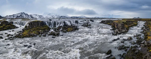 Pitoresco Waterfal Tungnaarfellsfoss Islândia Vista Panorâmica Outono Landmannalaugar Montanhas Sob — Fotografia de Stock