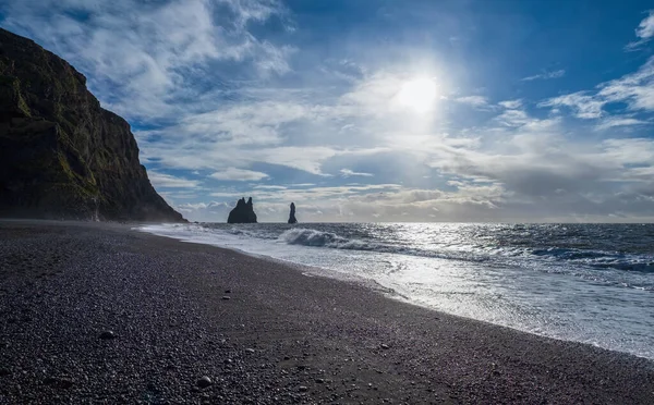 Beroemde Black Sand Ocean Beach Reynisfjall Pittoreske Basalt Columns Vik — Stockfoto