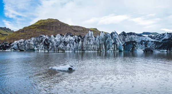Čedičové Skalní Sloupy Pláži Reynisfjara Vik Jižní Island Unikátní Geologické — Stock fotografie